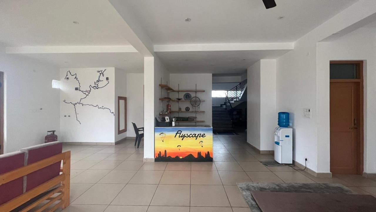 Flyscape Hostel Bir  Exterior photo