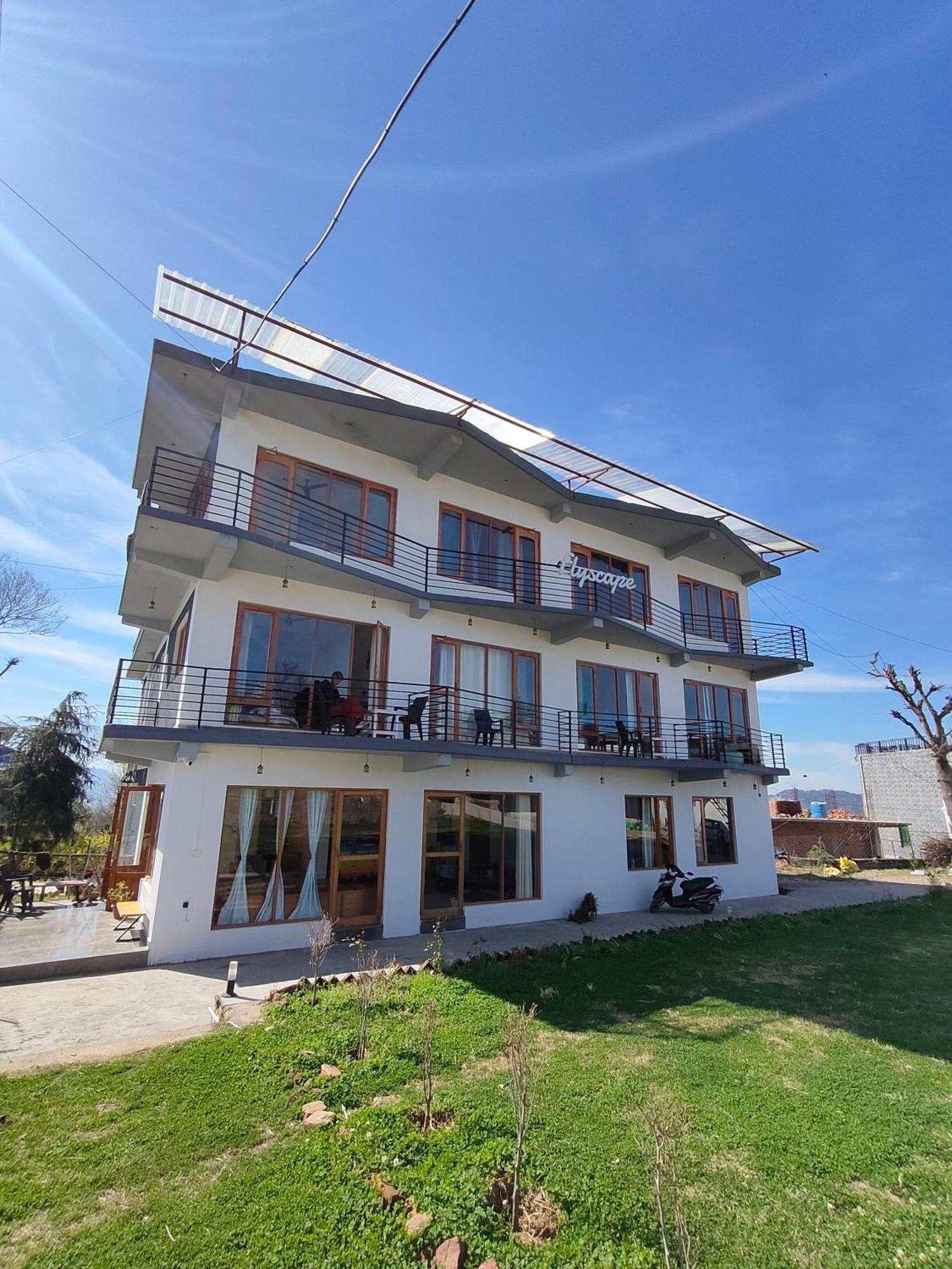 Flyscape Hostel Bir  Exterior photo